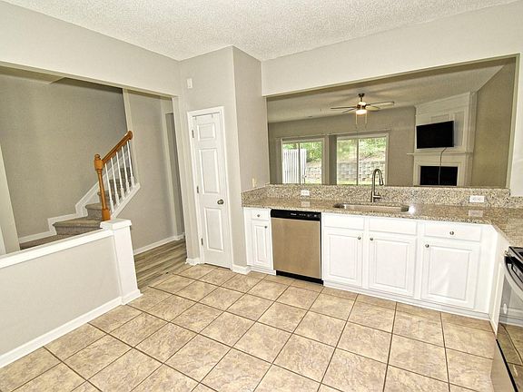 4th image of 314 Canyon Lake Cir