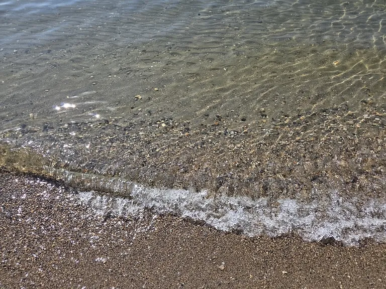 Sandy bottom lake