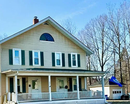 160 Central St #A Photo 1