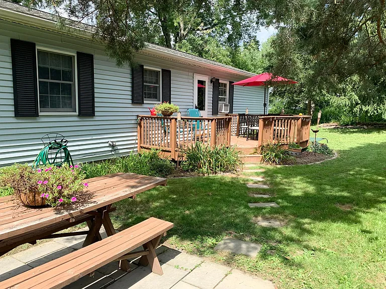 104 Joanne Dr — Photo 11