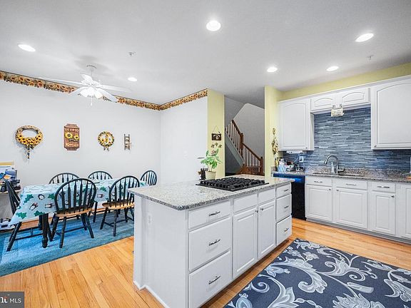 5th image of 804 Mericrest Way