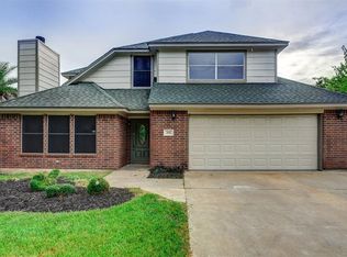 201 Trail Ride Rd, Angleton, TX 77515