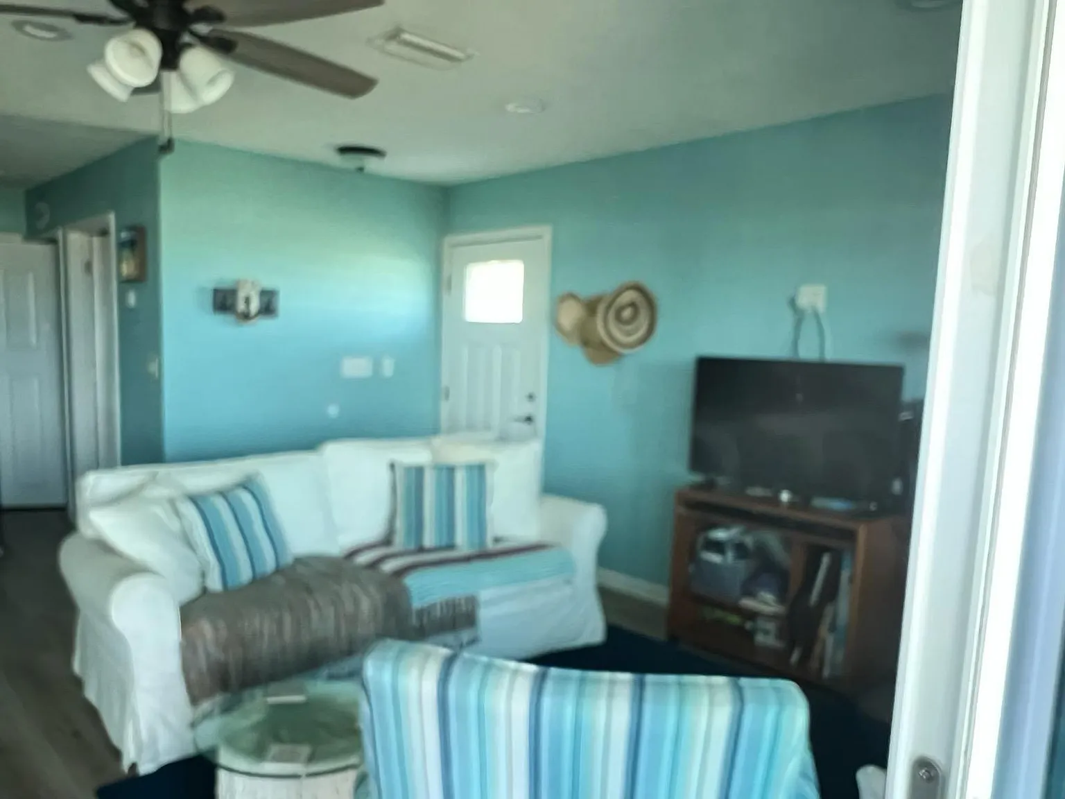 2 bed, 840 sqft, $1,800 — Photo 2
