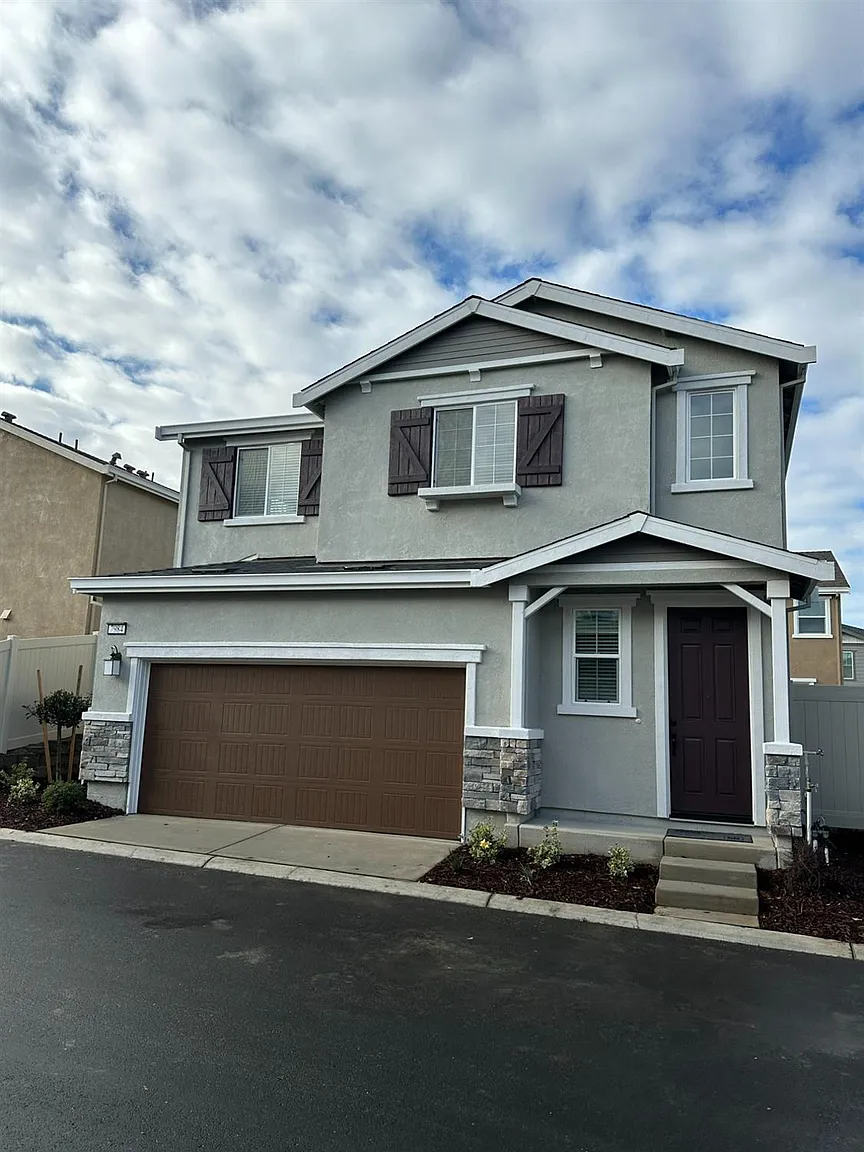7984 Lizzie Cir photo 1