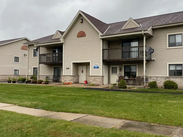 142 Wolf Run APT 2, Mukwonago, WI 53149