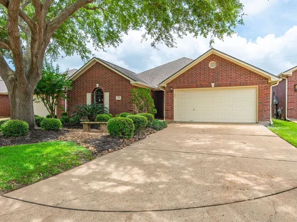 410 Live Oak Ln, Friendswood, TX 77546
