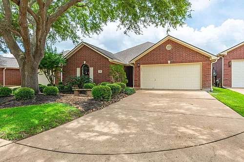 410 Live Oak Ln Photo 1