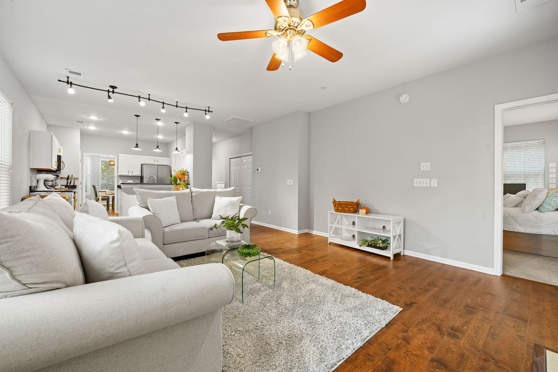 next background image