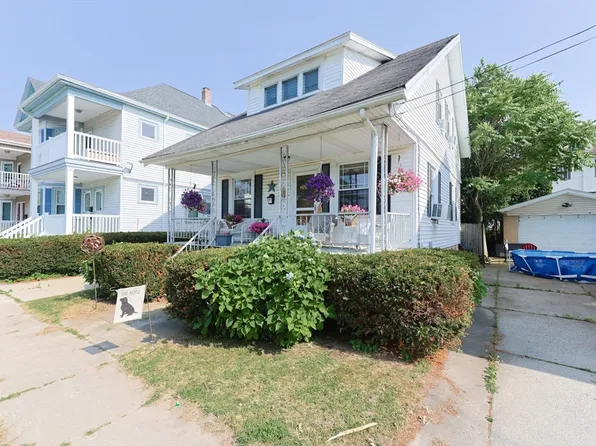 38 Irvington St, New Bedford, MA 02745