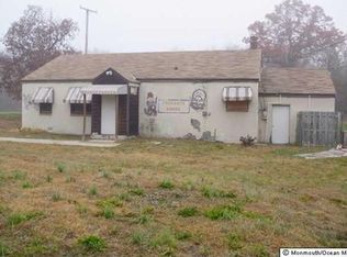 588 Magnolia Rd, Pemberton, NJ 08068