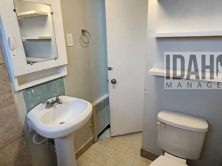 628 W Custer St — Photo 10