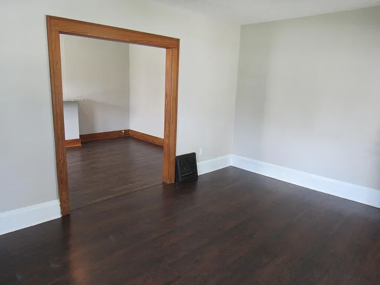 2456 Triplett Blvd — Photo 8