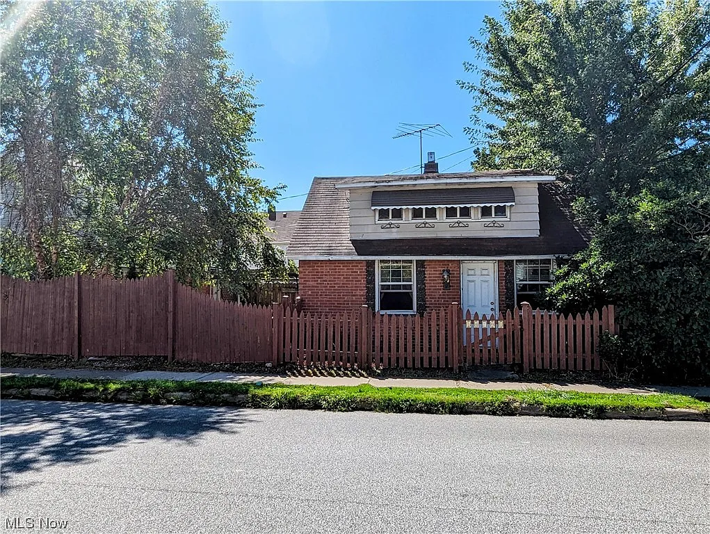 14101 Athens Ave photo 1