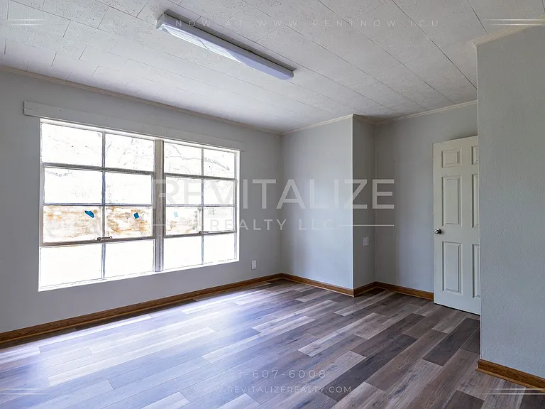 3230 Greenleaf Ct — Photo 10