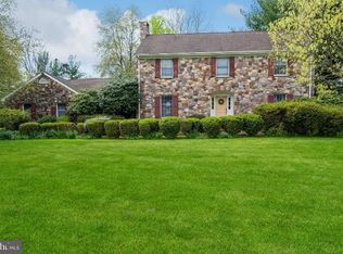 17 Foxcroft Dr, Princeton, NJ 08540