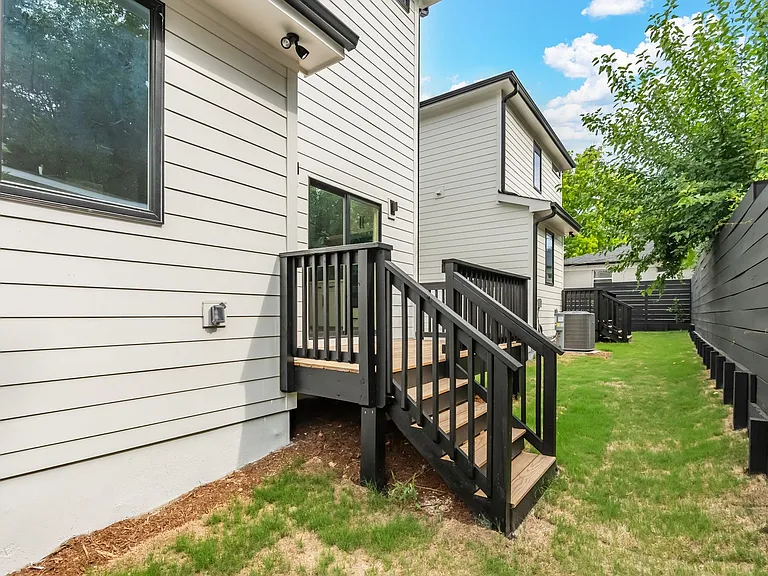 1019 Grant St — Photo 25
