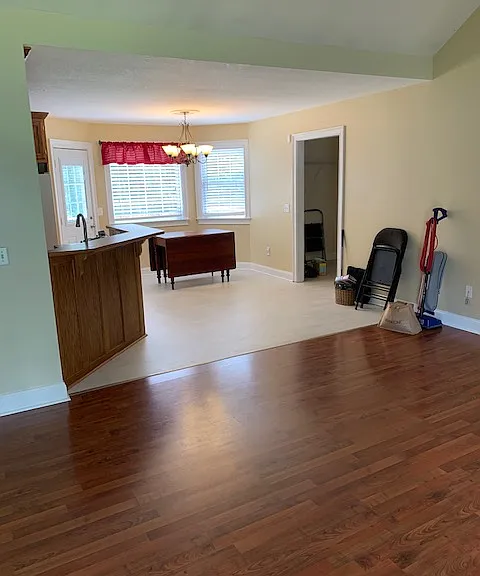 98 Charles Dr — Photo 19