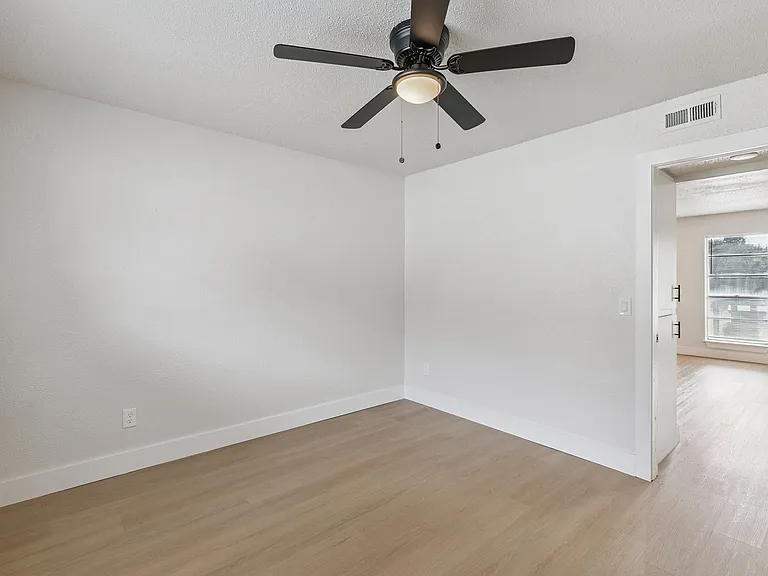 1209 Roosevelt St #2 — Photo 20