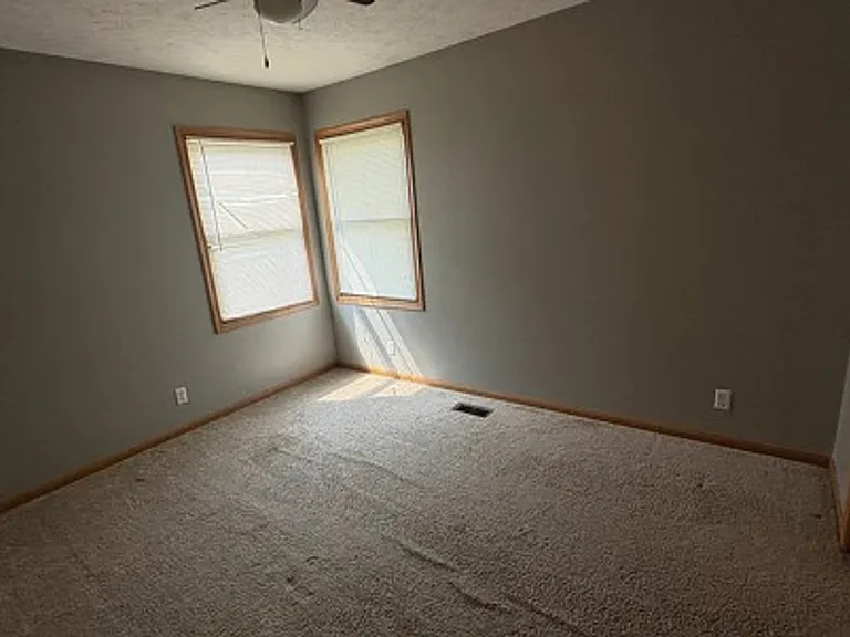 816 Mary Ct — Photo 14