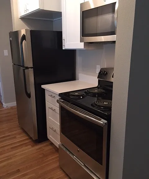 1221 Apartments — Photo 11