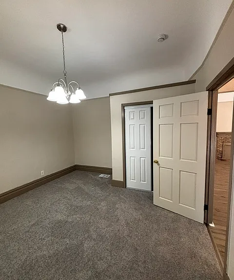 525 W Poplar St — Photo 3
