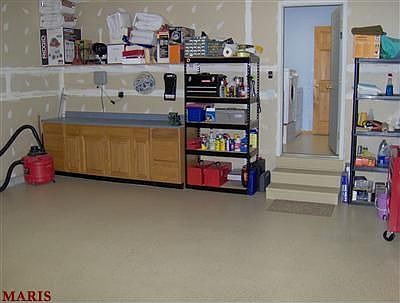 4th image of 3257 Country Hollow Dr