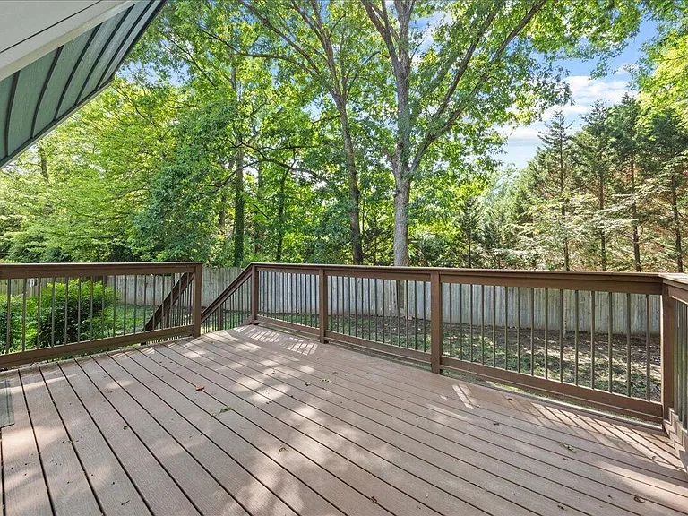 4616 Thendara Way — Photo 31