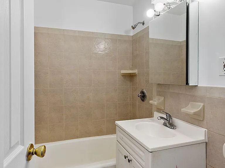 200 E 15th St #14J — Photo 5