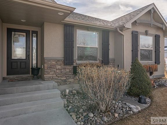 3rd image of 5627 Thatcher Ave