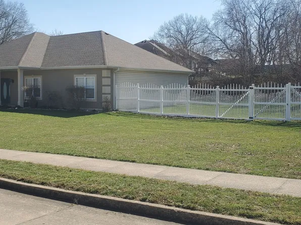 4200 Beach Pointe Dr, Columbia, MO 65203