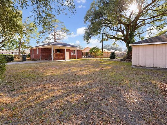 4th image of 101 Center St