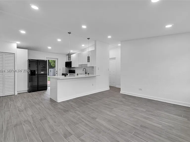 1175 NW 133rd St — Photo 2