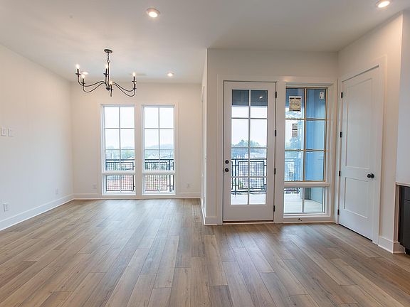 4th image of 120 Beardon Cir SE Unit 2
