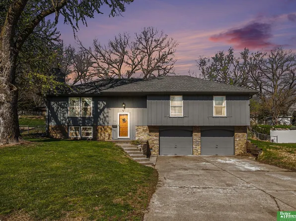 1112 Hackney Dr, Papillion, NE 68046