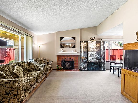 2nd image of 5084 Bougainvillea Dr