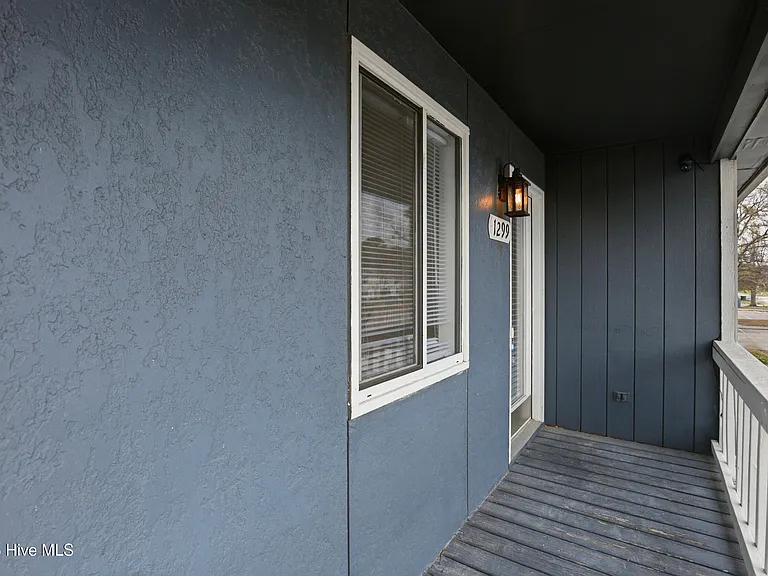 1299 Wellington Ave — Photo 3