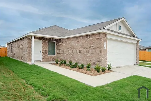1419 Merlin Bluff St — Photo 2