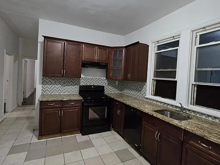 43 Treacy Ave #1L — Photo 1