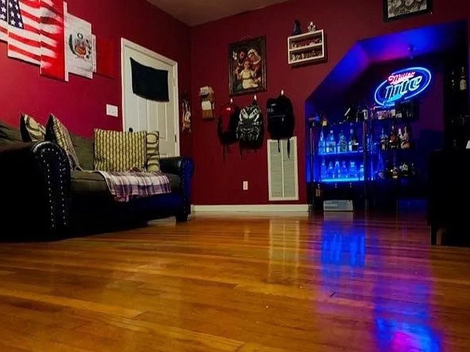 2nd image of 39 Berkeley Pl Floor 1