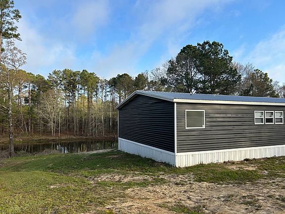 3rd image of 3675 Sweetwater Rd