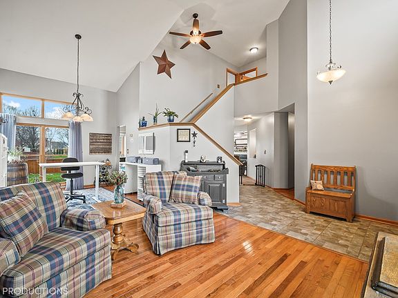 5th image of 822 Tallgrass Dr