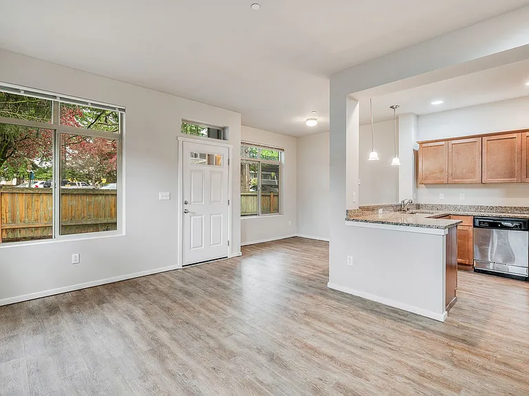 Pinnacle Townhomes — Photo 18
