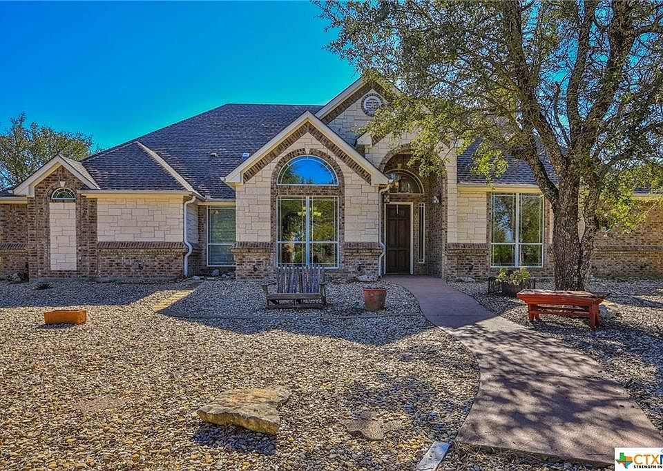 1st image of 1321 Great Oaks