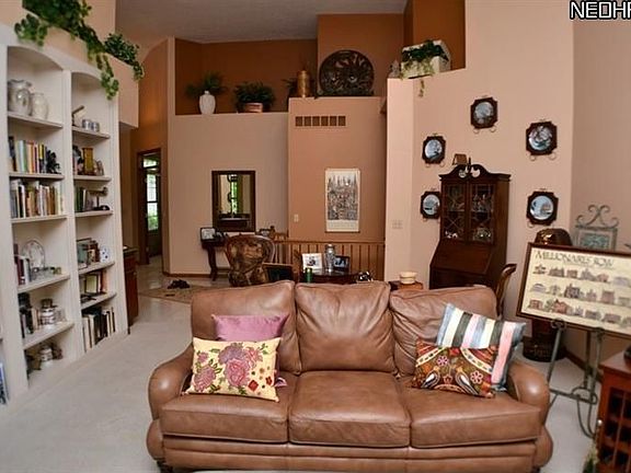 2nd image of 21260 Woodview Cir