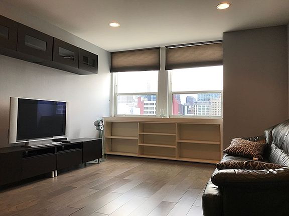 3rd image of 1100 Vine St APT 801