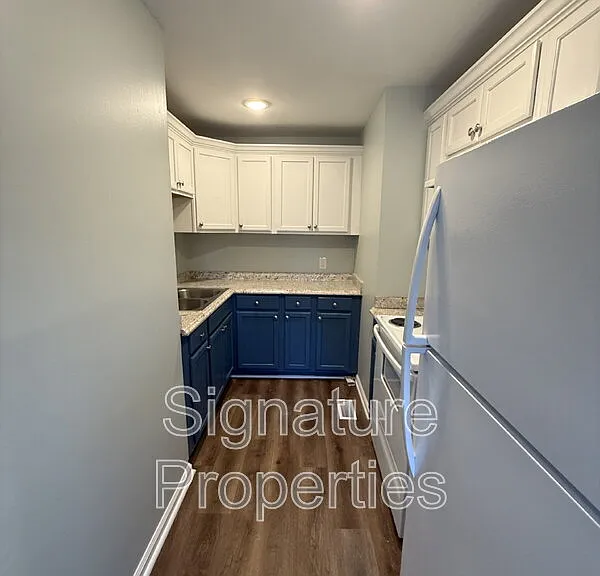 631 Quincy St #E — Photo 6