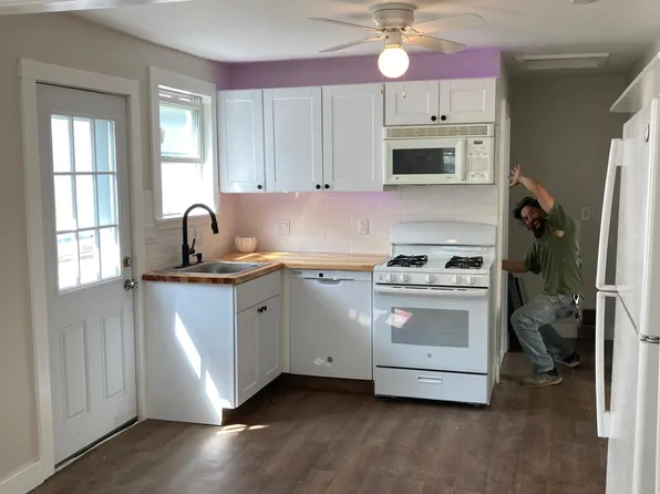 60 Railroad Ave #1, Salisbury, MA 01952