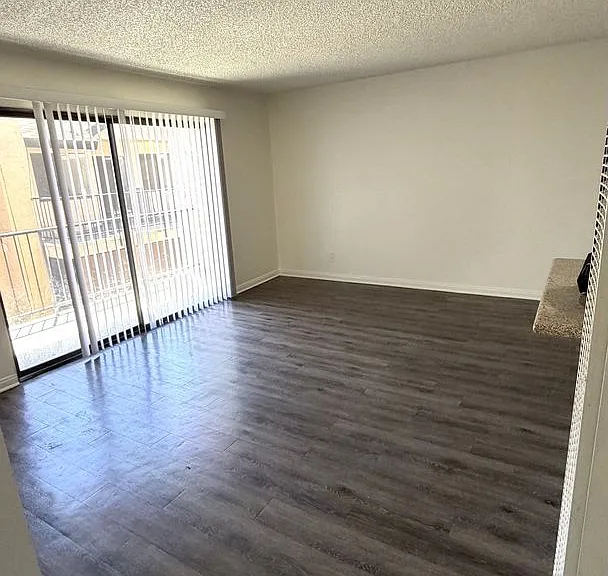 1160 Pacific Ave — Photo 3