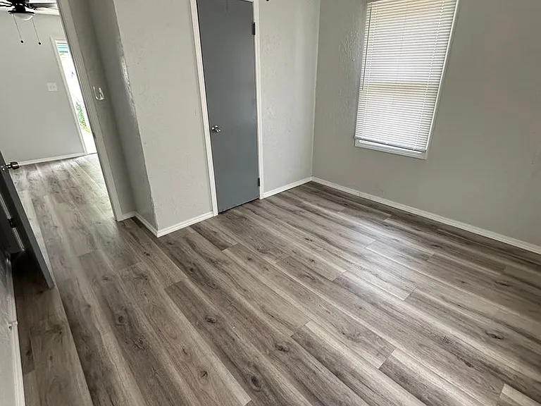 1911 NW Floyd Ave — Photo 7