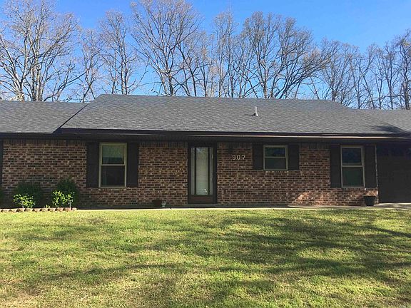 2nd image of 907 Karen Dr